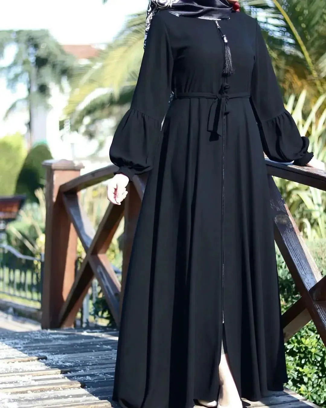 Black bell sleeve abaya best sale