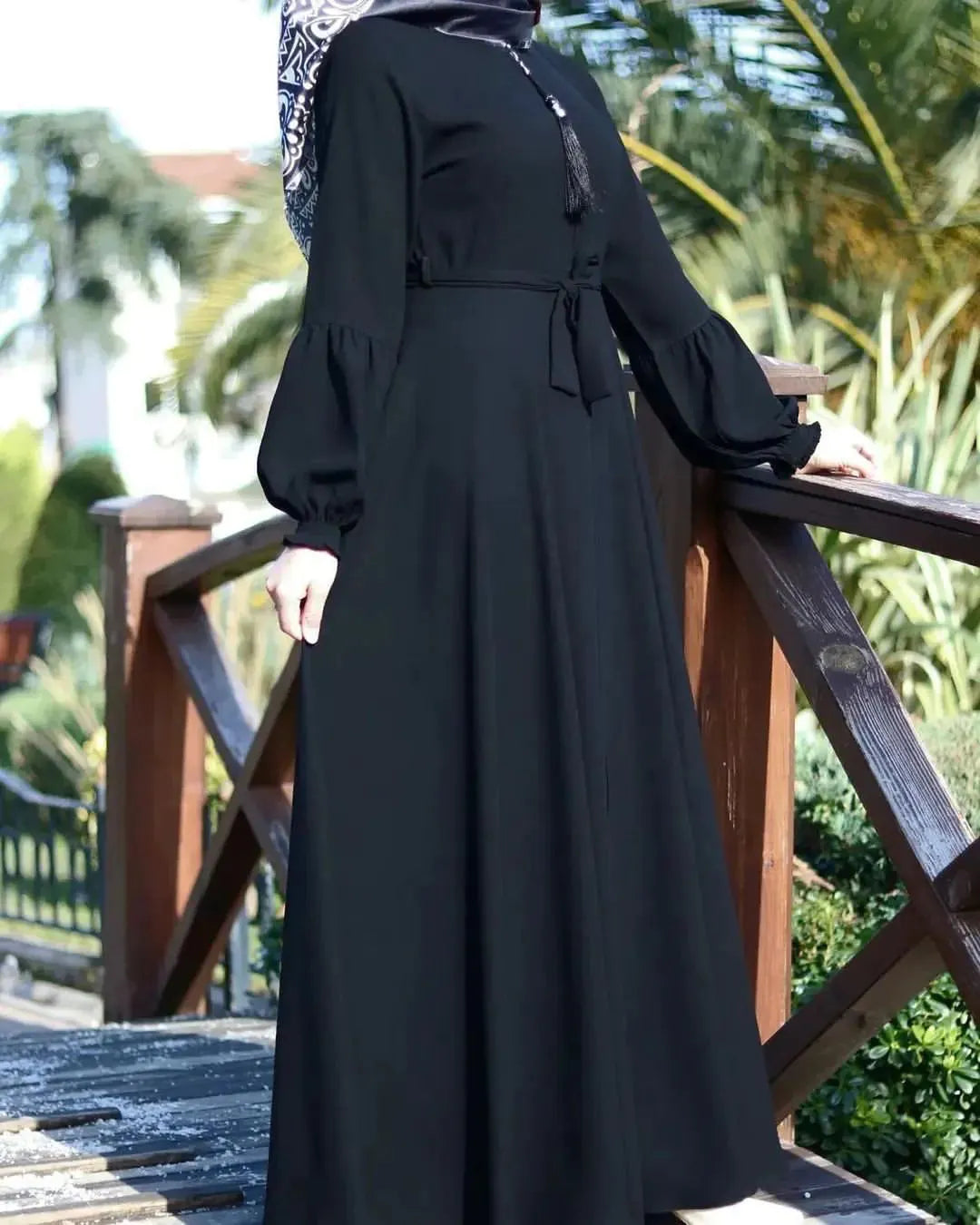 Plain Abaya With Zip Work